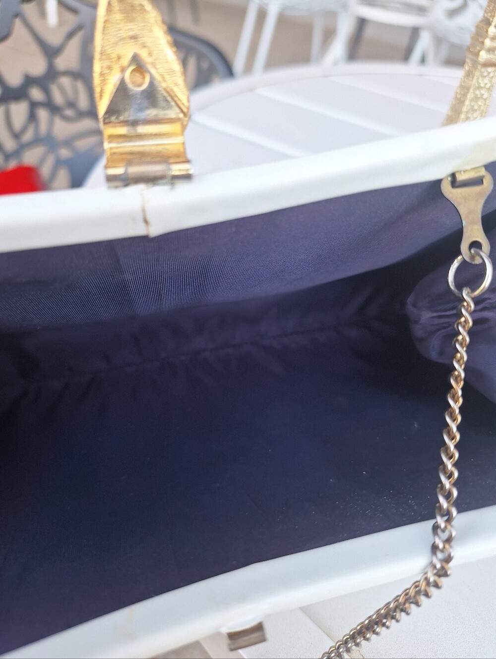 White Patent Clutch with Gold Tonee Leaf Accent Vintage - Picture 6 of 8